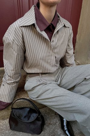 Premium Selection Lederhandtasche mit überlappenden Elementen - Taschen - Braun - One Size