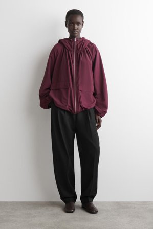 COS Femme Veste Parka À Capuche En Tissu Technique Jacket in Rouge