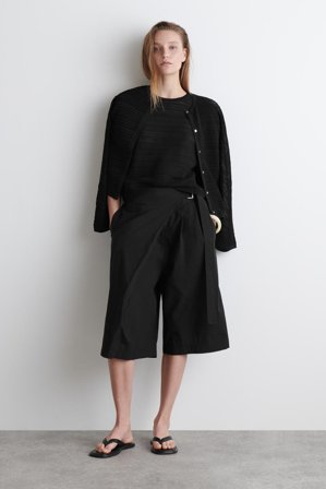 COS Femme T-Shirt En Maille Plissée in Noir