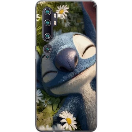 Kompatibelt Mobilskal till Xiaomi Xiaomi Mi Note 10 Pro Stitch somnar fridfullt i en äng av prästkragar där mjukt ljus och naturens lugn skapar en
