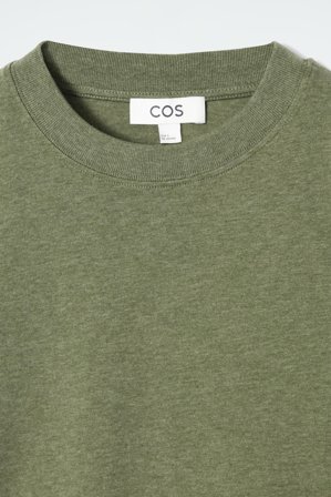 COS Women's Camiseta Manga Larga Corte Limpio Regular Fit in Verde