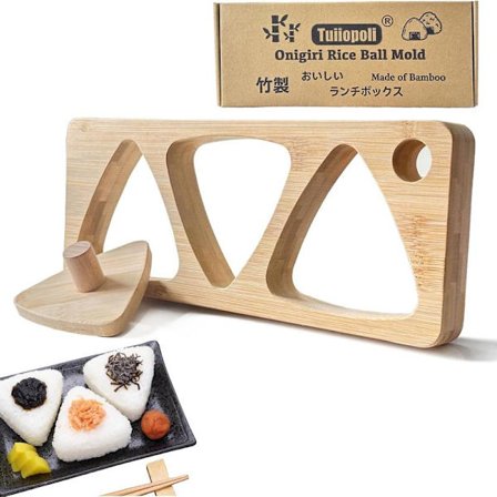 Risbolle-sæt med bambusforme, inklusive presseplade og trekantet sushiform, til japansk madlavning. Klassisk risbollemaskine i træ