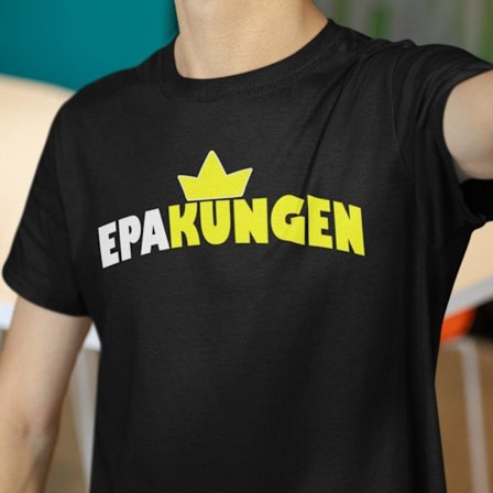 T-shirt med Epakungen design A / epa traktor svart tröja