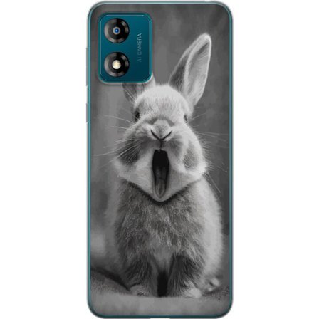 Kompatibelt Mobildeksel til Motorola Moto E13 Forlokkende svart og hvit kanin sitter forovervendt med munnen åpen som om den gjesper, noe som skaper