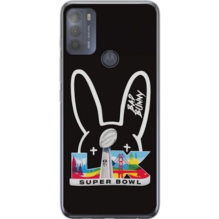 Kompatibel Mobilcover til Motorola Moto G50 Bad Bunny portræt med åben skjorte, tatoveringer og krøllet hår i stilfuld modefotografering