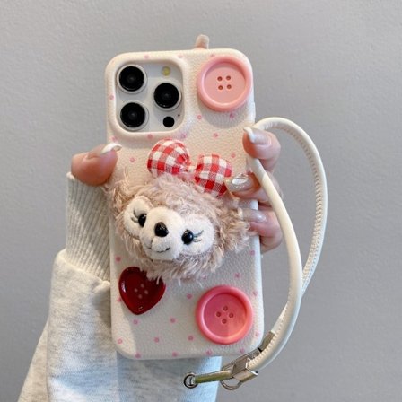 Fodral för iPhone 16PRO Vit och rosa prickar + plysch ShellieMay-knapp + armband lädermönster plysch Duffy-björn mjuk