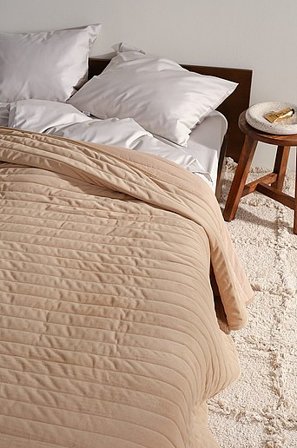 Jotex - Tagesdecke Aus Samt Beige - GURI - Kaufe Tagesdecken bei Jotex