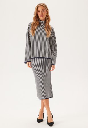 VERO MODA - Vmgold Pinstripe Pencil 7/8 SK - Navy Blazer Detail:w. Birch - Kläder - - Bubbleroom