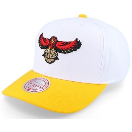 Mitchell & Ness - NBA Bílá adjustable Kšiltovka - Atlanta Hawks Team 2 Tone 2.0 Pro White/Yellow Adjustable @ Hatstore