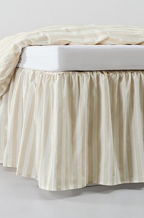 Jotex - Geplooide Bedsprei Beige/wit Beige/wit - KAYO - Koop Bedrokken bij Jotex