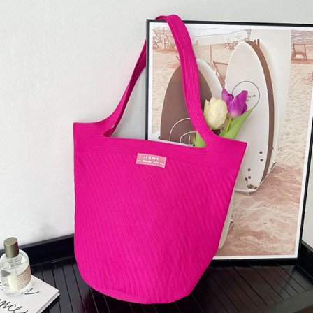 Stickad handväska Knot handledsväska ROSE RED