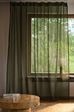 Jotex - Voilegardin Ekstra Bred 1 Længde Oliven grøn - ALBA - Køb Multifunktionsgardiner hos Jotex