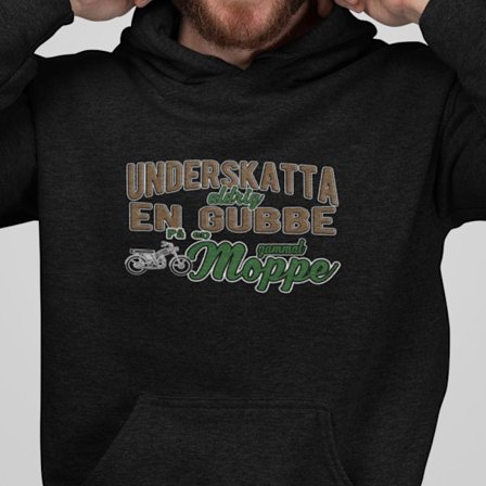 Underskatta aldrig en gubbe på en gammal moppe - svart huvtröja