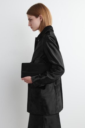 COS Women's Gallery Clutch Bag Suede in Black