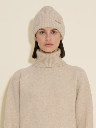 Holzweiler Lambswool Rib Beanie - Sand - Unisex - One size