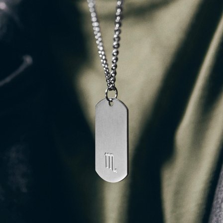 Collar del signo del zodiaco de acero plateado Escorpio para hombres - Collares acero