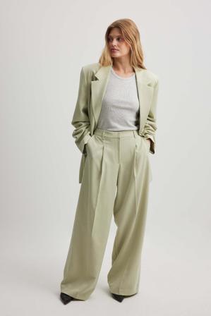 Oumayma & Khaoula x NA-KD Pantalon de tailleur à plis et taille mi-haute - Pantalon cigarette - Vert - EU 34