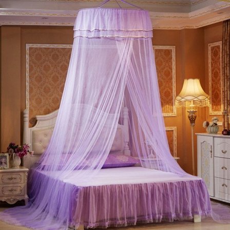 IC Sengkapell, Senggardin med 2 sommerfugler, Himmelsenggardiner