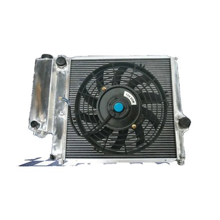 Aluminiumkylare för BMW E36 Z3, 520 mm x 433 mm kärnstorlek, 34 mm kärntjocklek, 40 mm x 40 mm in- och utloppsstorlek.