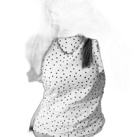 Vit prickig blus med puffärm