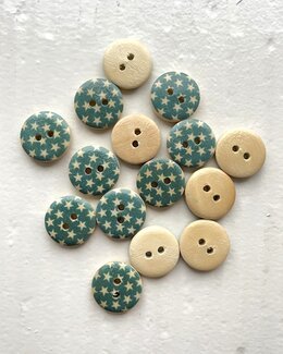 Knapp 15 mm stjerner grønn 15-pk - Go Handmade
