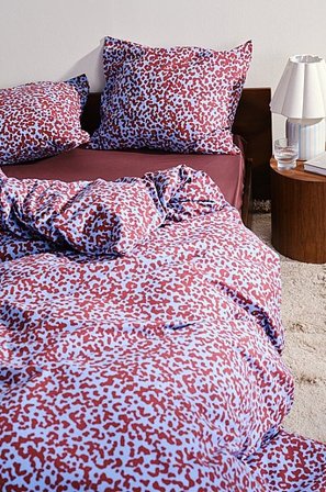 Jotex - Påslakanset Dubbelsäng Ekologisk Blå/vinröd MALIA - Köp Dubbelsäng hos Jotex