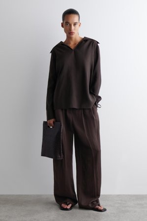 COS Women's Blusa In Modal Con Colletto Ampio in Marrone