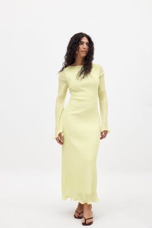 NA-KD - Plissert maxikjole med lange ermer - Langermet maxi kjoler - Gull - L