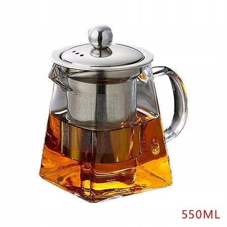 Tebryggning av tekanna i glas