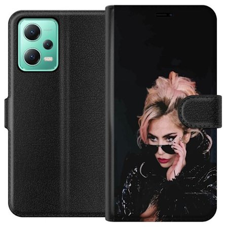 Yhteensopiva Lompakkokotelo Xiaomi Redmi Note 12 Lady Gagan muotokuva aurinkolaseilla ja dramaattisella meikillä tummassa glamuurityylissä