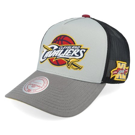 Mitchell & Ness - NBA Grey trucker Czapka Z Daszkiem - Hatstore Exclusive x Cleveland Cavaliers Iron Grey/Black Trucker @ Hatstore