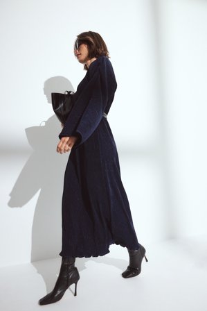 NA-KD Plisse Boat Neck Maxi Dress - Langærmede maxikjoler - Navy - EU 44