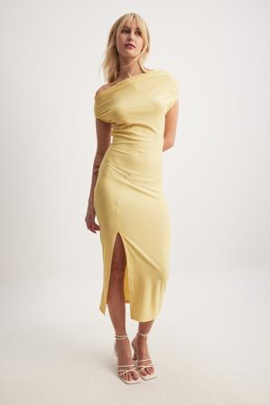 NA-KD Robe en jersey à épaules dénudées - Robes de soirée - Jaune - Medium