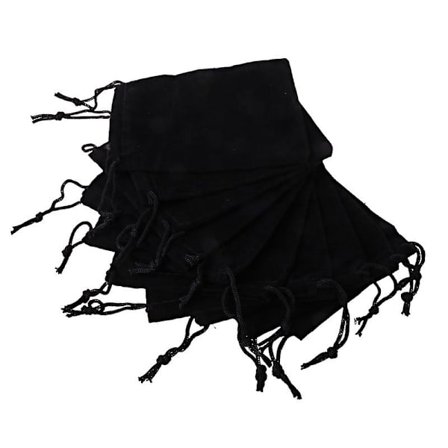 Stora smyckespåsar i sammetstyg, klassisk svart, med dragsko