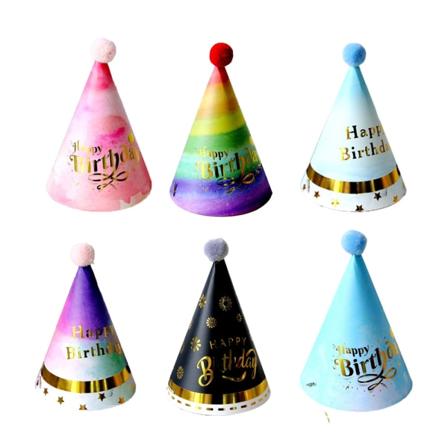 Fargerike festluer, morsomt festsett med 12 kjegleformede festluer