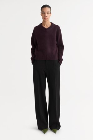 Soft Goat - Chunky v-neck - XL - Midnight Plum