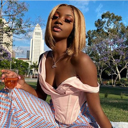 Eurooppalainen ja amerikkalainen muoti naisten pellava kulta kemiallinen kuitu peruukki