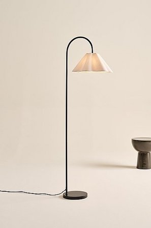 Jotex - Golvlampa Greige FRANCIS - Köp Golvlampor hos Jotex