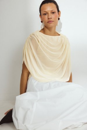 NA-KD Topp med draperad cape - Festtoppar - Beige - XS (EU 32)