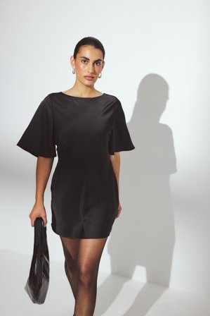 NA-KD Robe courte en satin à manches courtes et dos ouvert - Robes de fête - Noir - EU 36