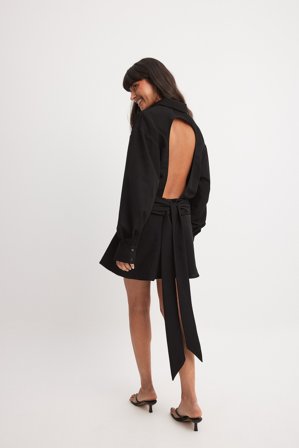 Chloé Schuterman x NA-KD Mini robe chemise - Robes Chemise - Noir - EU 42