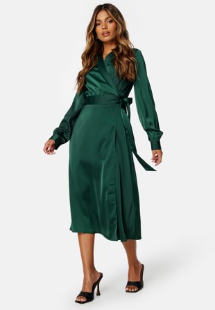 BUBBLEROOM Terilee Satin Wrap Dress Dark green Klær