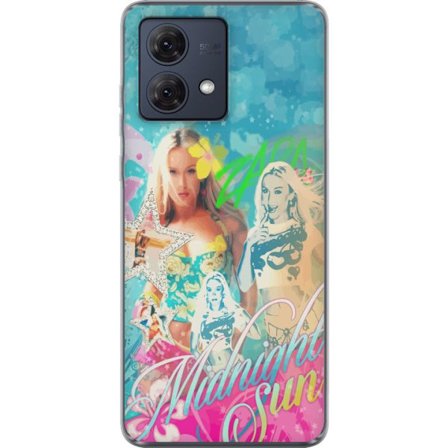 Yhteensopiva Puhelinkuori Motorola Moto G84 Seikkailumaailma Steve, Creeper ja eläimillä värikkäässä palikkagrafiikassa