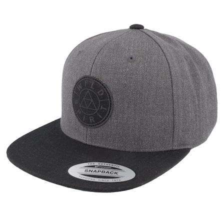 Wild Spirit - Grå snapback Keps - Logo Basic Mountain Charcoal/Black Snapback @ Hatstore