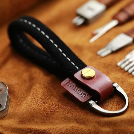 Auton avaimenperä Fob Auton avaimenperä MUSTA&PUNAINEN