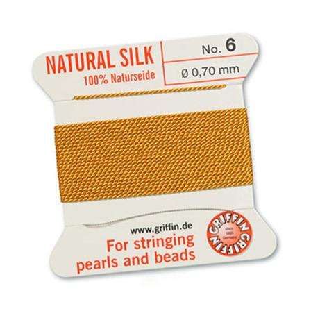 Griffin 100% naturligt pärlsilke med nål, Amber/bärnstensgul, 2m orange No6 (0,7mm)