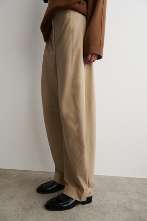 COS Women's Pantaloni In Stile Utility Con Taglio Barrel Leg in Beige