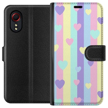 Kompatibel Tegnebogsetui til Samsung Galaxy Xcover 5 Pastelstriber i lyserød, gul, lilla og blå med spredte hjerter i blød kawaii-stil.