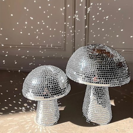 Sienijalustallinen discopallo, hopeanhohtoinen sienikoriste juhliin, huoneeseen, pöydän koristeeksi