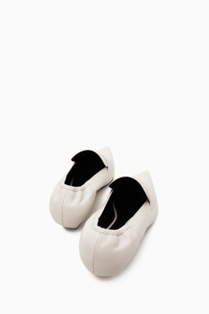 COS Women's Mocasines De Piel Con Tacón Bajo En Punta in Blanco